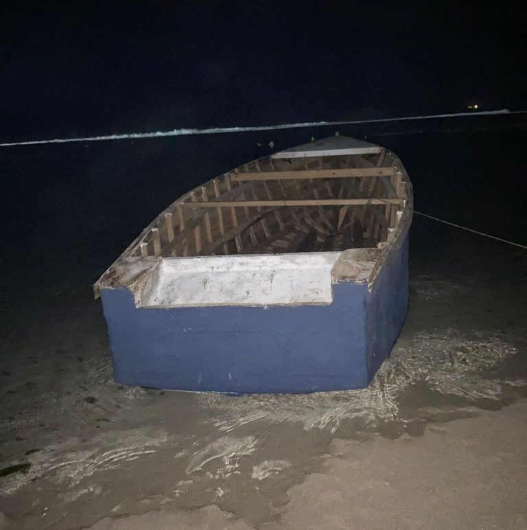 Policía Nacional frustra intento de viaje ilegal hacia Puerto Rico en San Pedro de Macorís