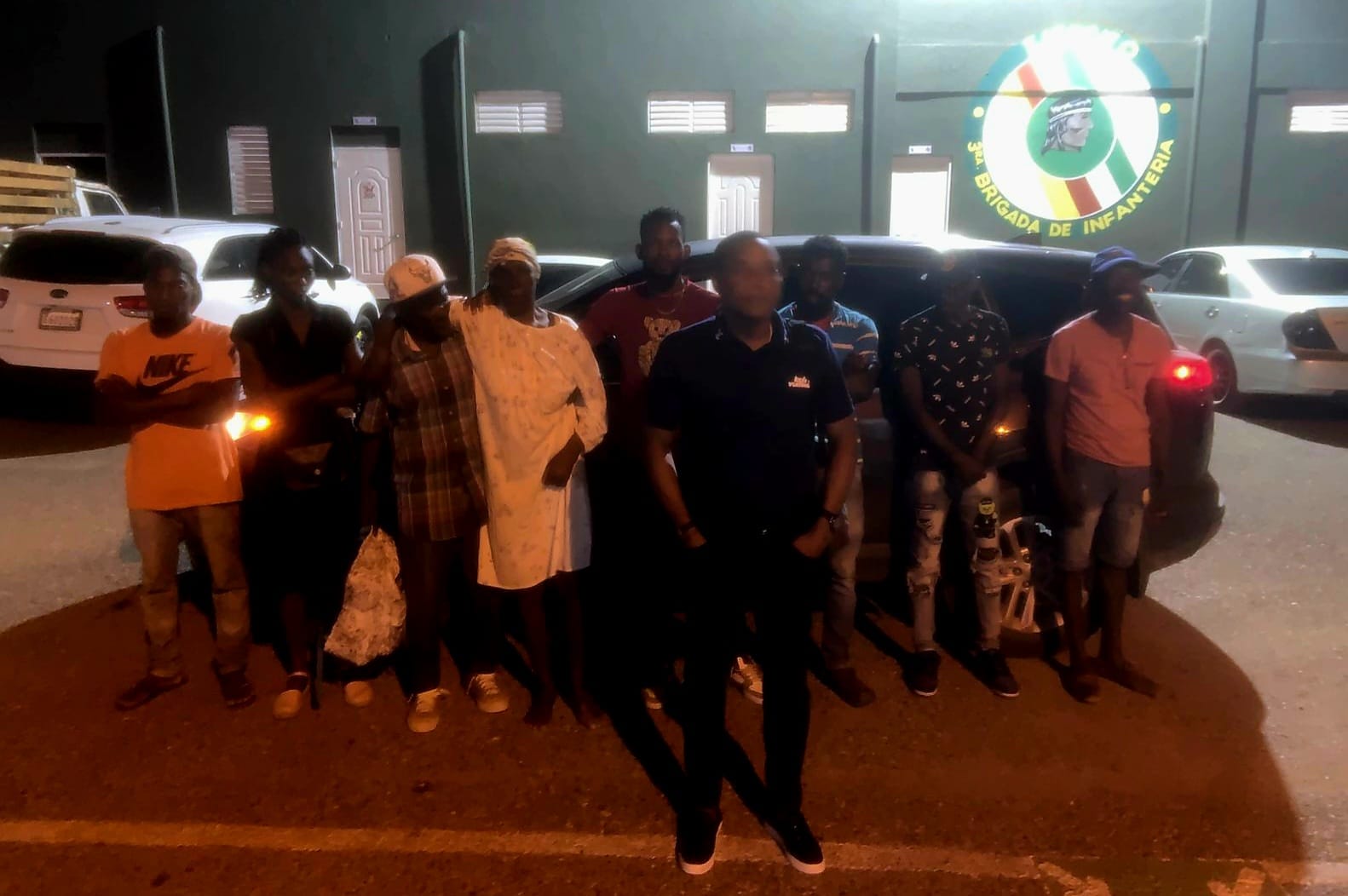 Militares detienen a dominicano transportando ocho haitianos en situación irregular en San Juan de la Maguana