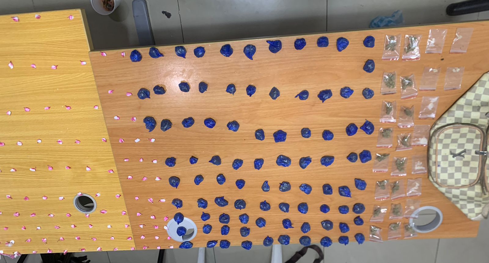 Operativo policial en Villa Hermosa logra capturas importantes y decomiso de drogas