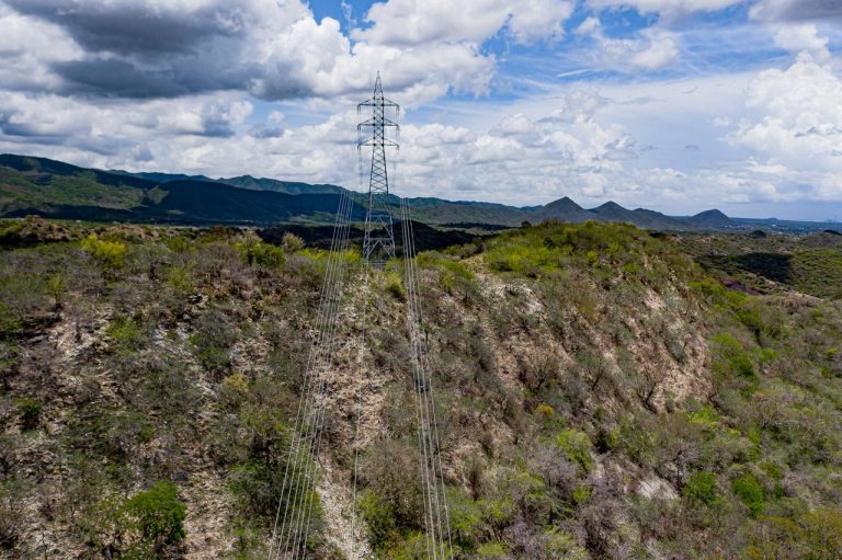 ETED Realiza Mantenimiento de Emergencia para Garantizar un Servicio Eléctrico Más Estable