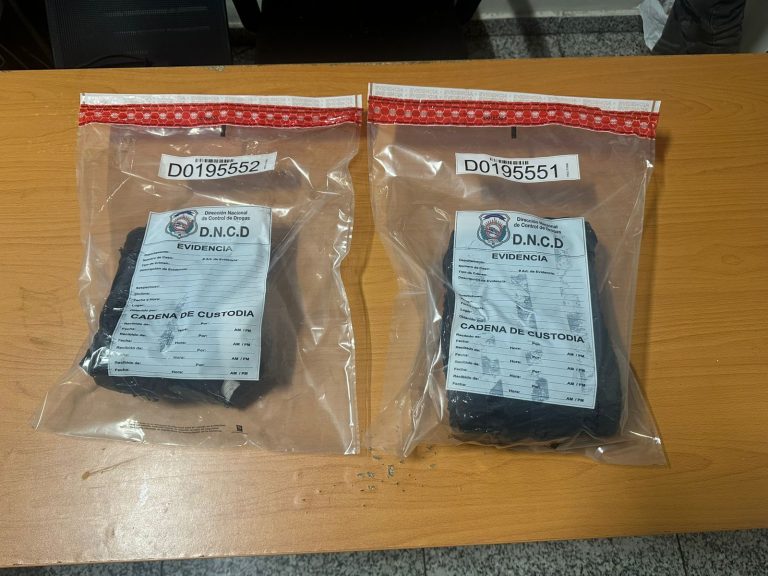 Autoridades incautan 2,35 kilos de cocaína en maleta abandonada