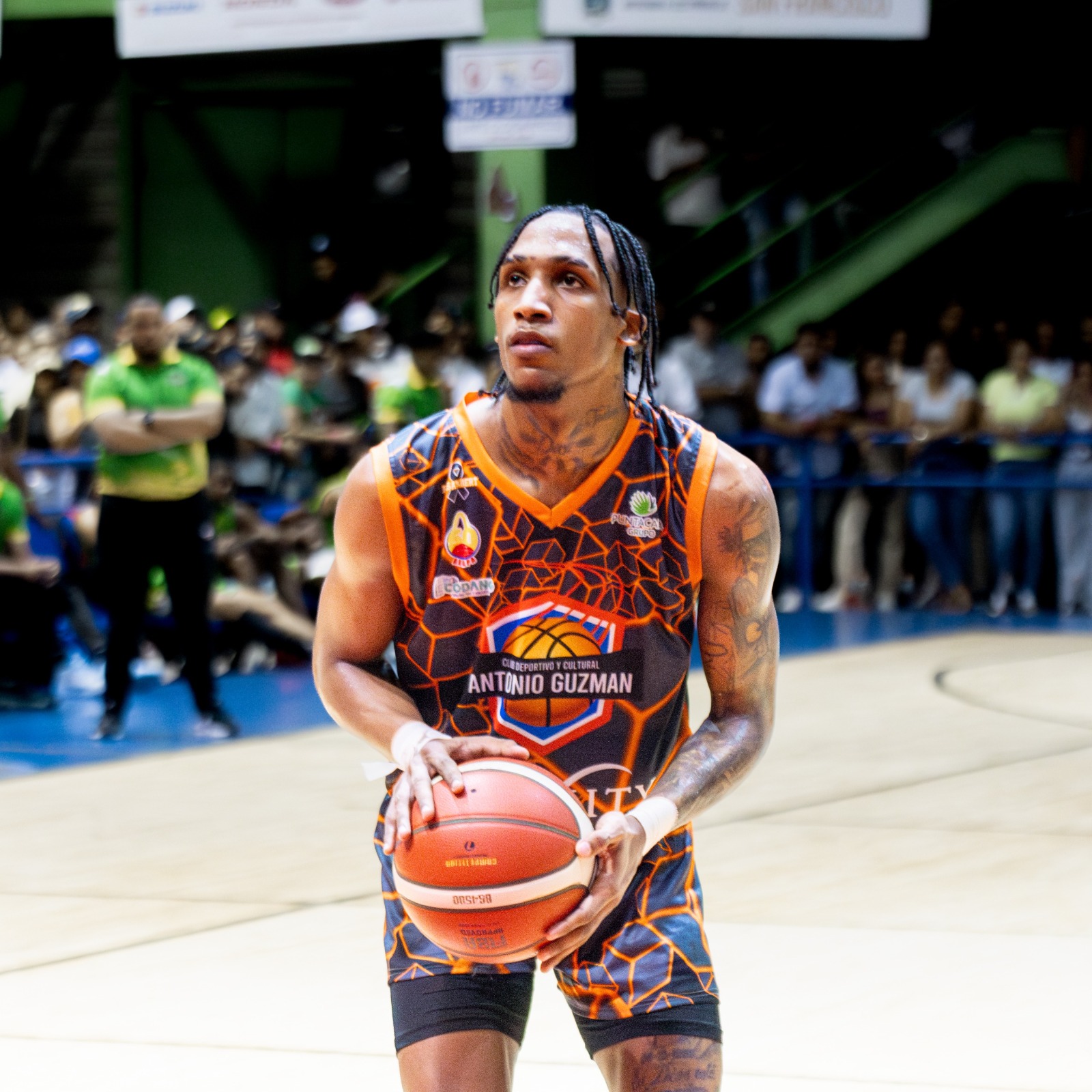 Club Centro y Antonio Guzmán lideran las series en TBS HIGÜEY