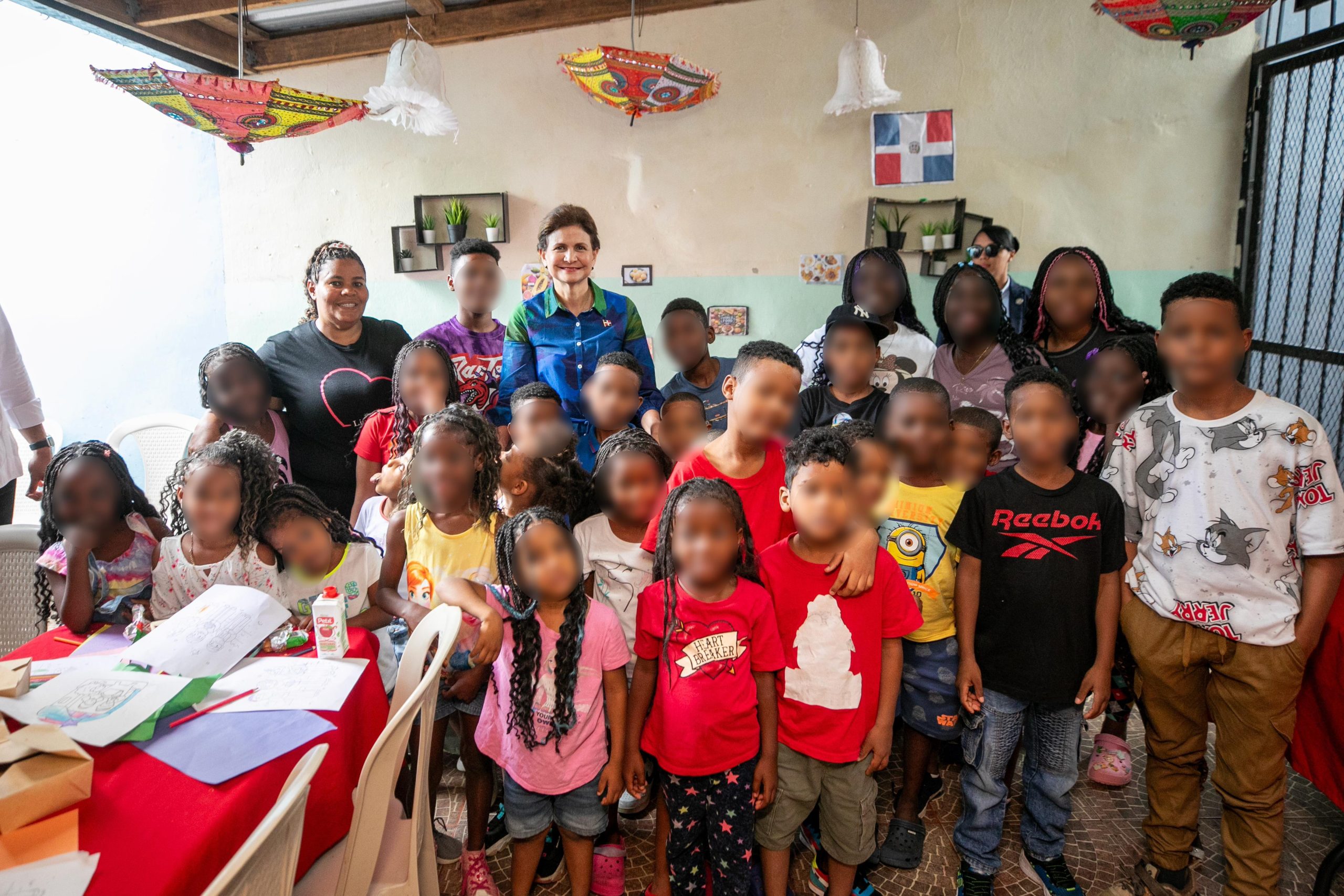Raquel Peña Lleva Esperanza y Solidaridad a los Niños del Hogar Familia Bethesda