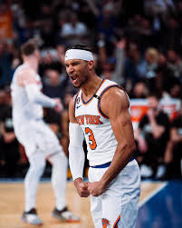 Josh Hart lidera a los Knicks en su octava victoria consecutiva con un brillante triple-doble