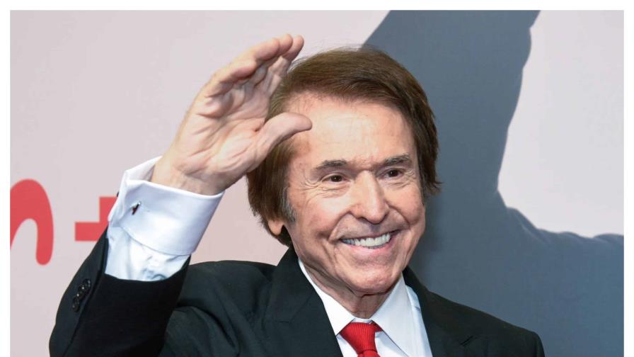 Raphael hospitalizado: Episodio transitorio genera alarma, pero su entorno se mantiene positivo