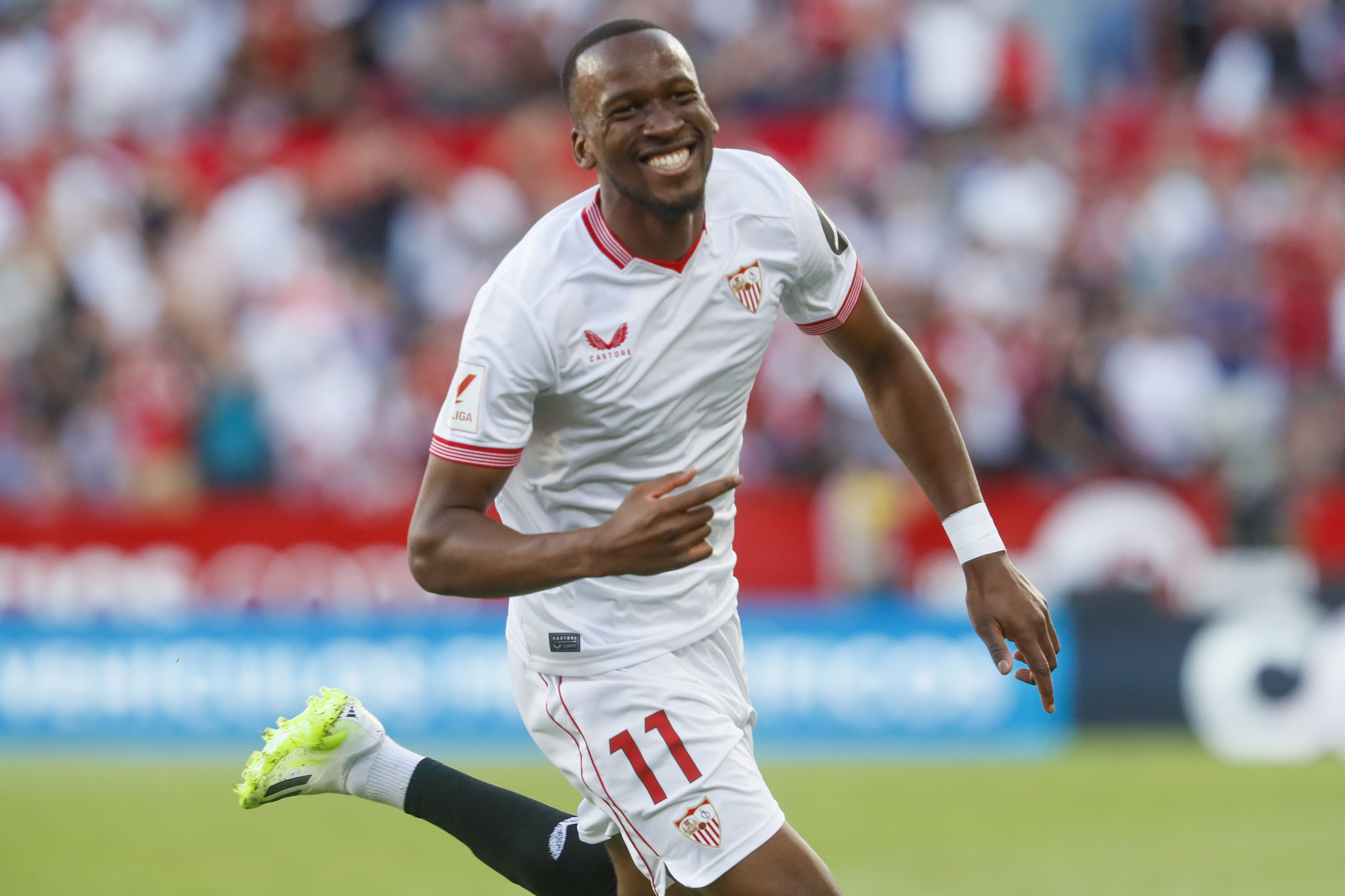 Lukebakio Brilla y el Sevilla Se Impone al Girona en un Duelo por Europa