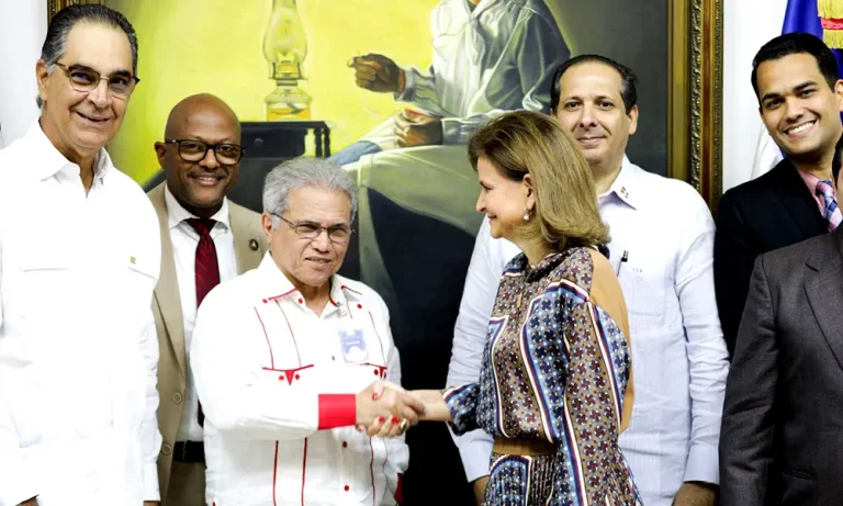 Gobierno dominicano y CMD logran acuerdo: médicos recibirán aumento salarial del 25%