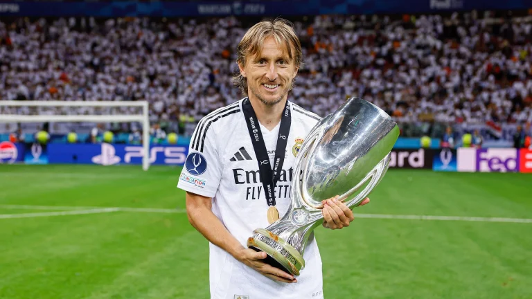 Goleada de Reyes: El Real Madrid avanza con autoridad a octavos de la Copa del Rey