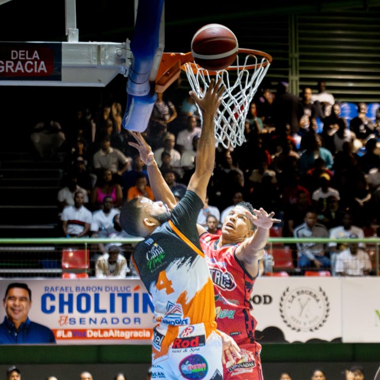 Bethoven Castillo guía al Club Antonio Guzmán a una dramática victoria en el inicio de la final del TBS Higüey 2024