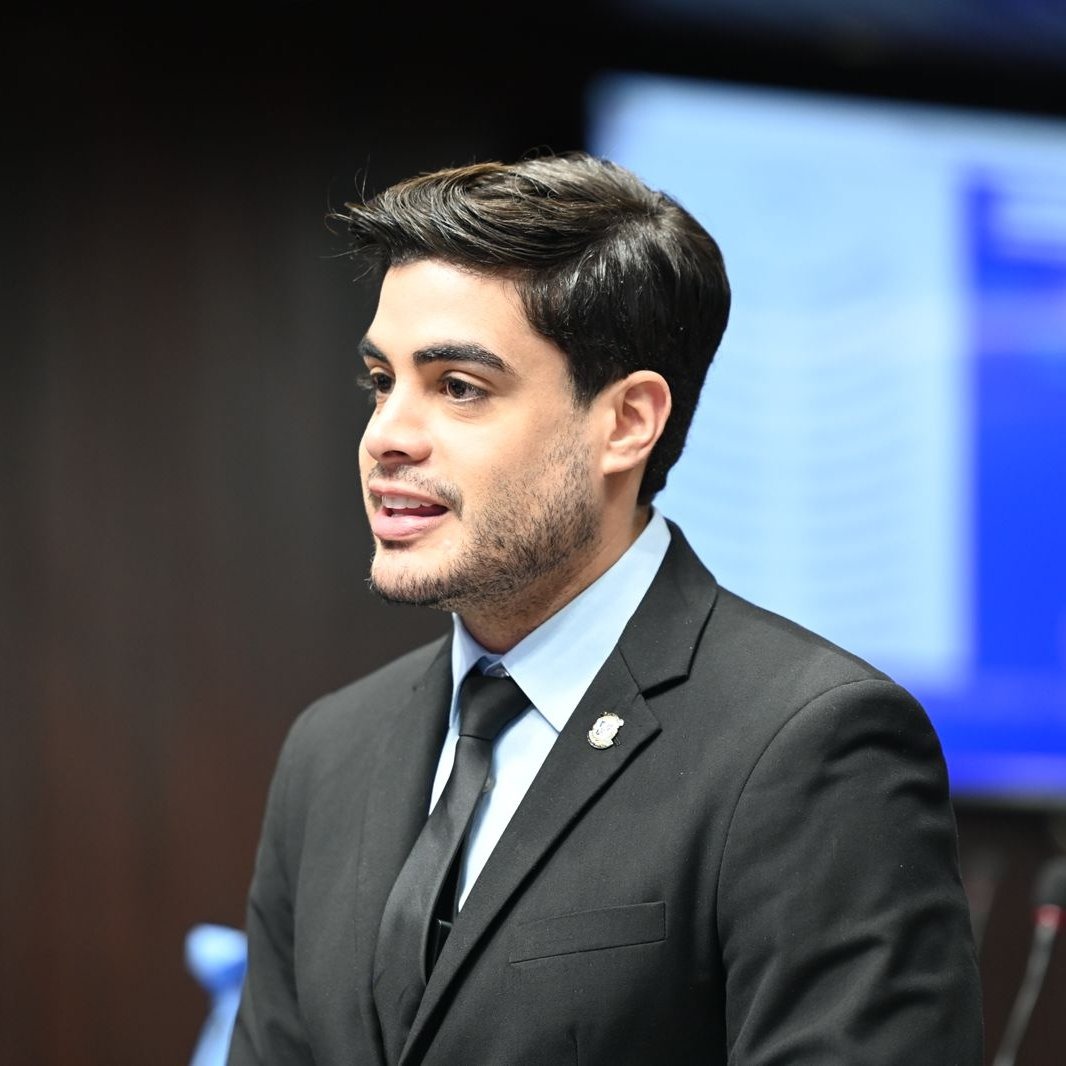 Diputado Bray Vargas propone ley para garantizar acceso gratuito a medicamentos de uso continuo