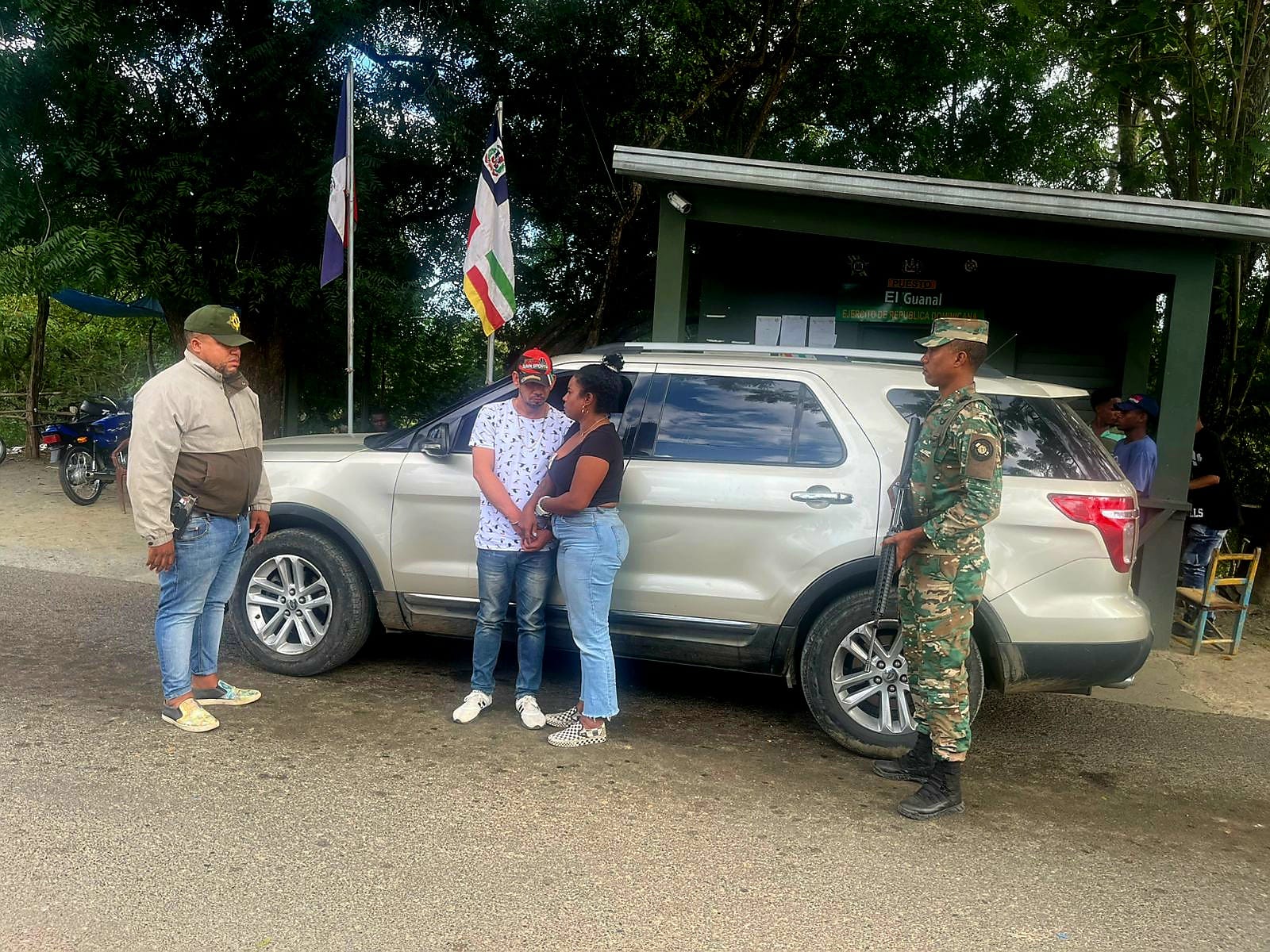 Detienen a Pareja por Tráfico de Migrantes Haitianos en Santiago Rodríguez