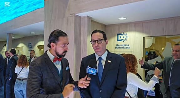 Sigmund Freund destaca el impacto de las inversiones turísticas en Pedernales durante FITUR 2025