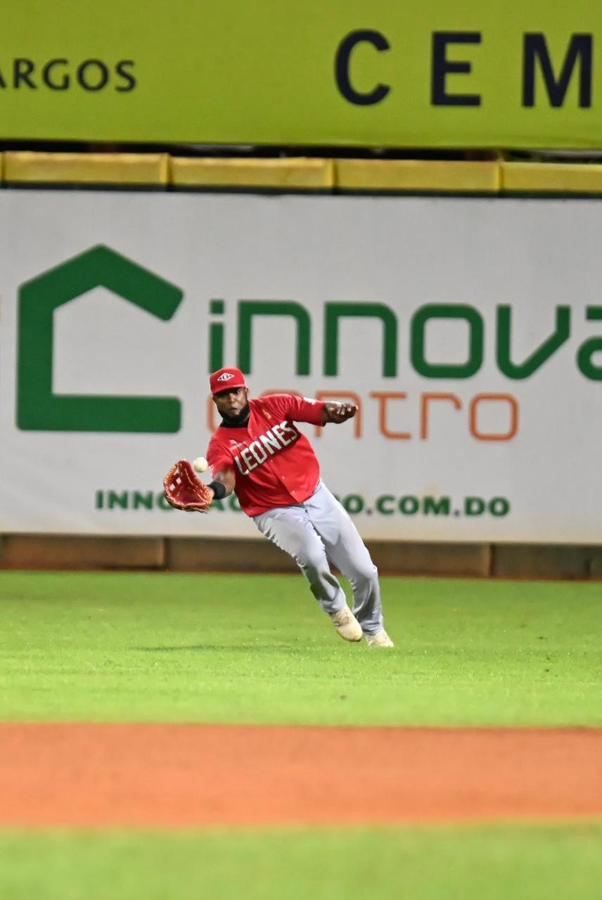 Los Leones del Escogido conquistan su corona número 17 en un épico séptimo juego