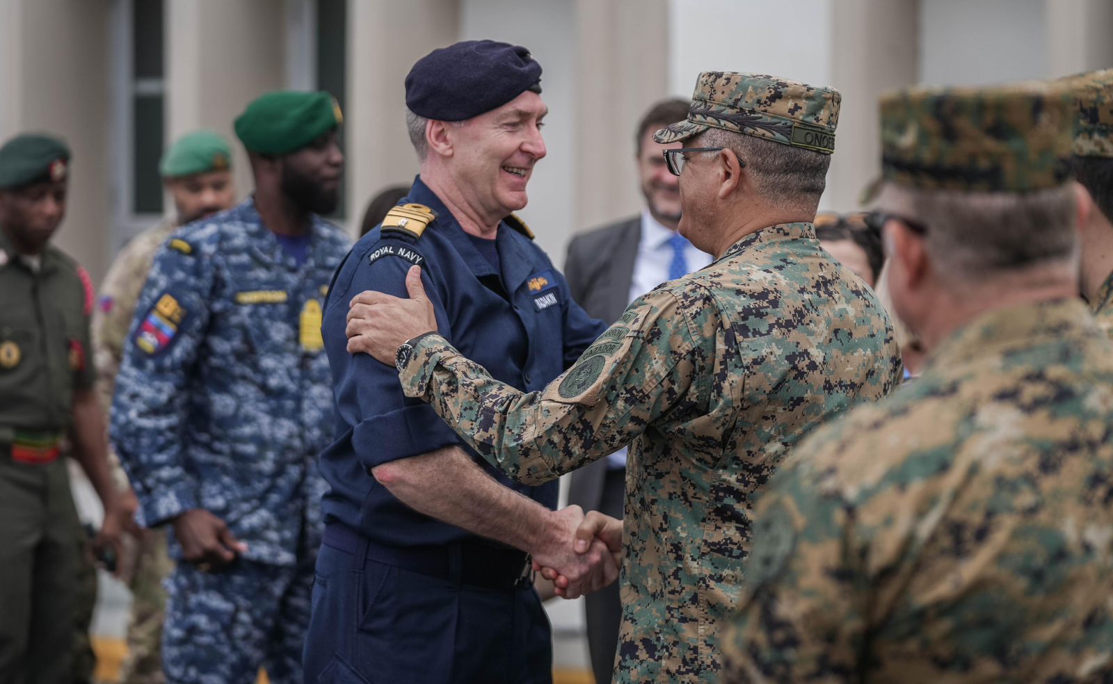 Líderes del Caribe y Reino Unido refuerzan cooperación en seguridad y defensa