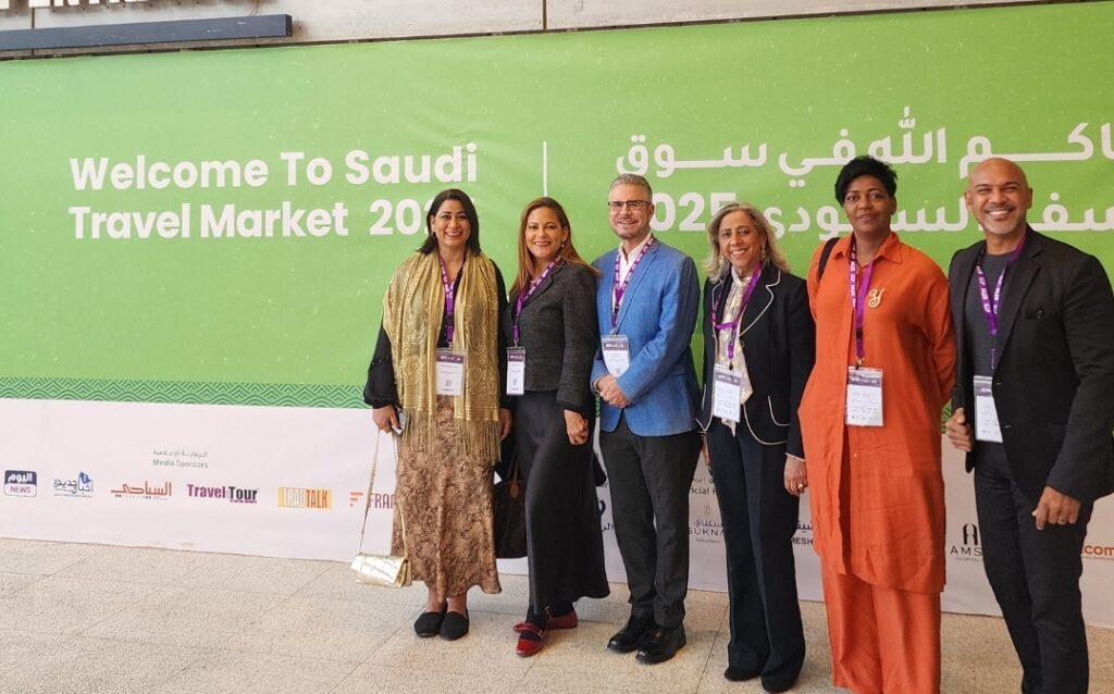 República Dominicana brilla en el Saudi Travel Market 2025 con merengue, bachata y turismo
