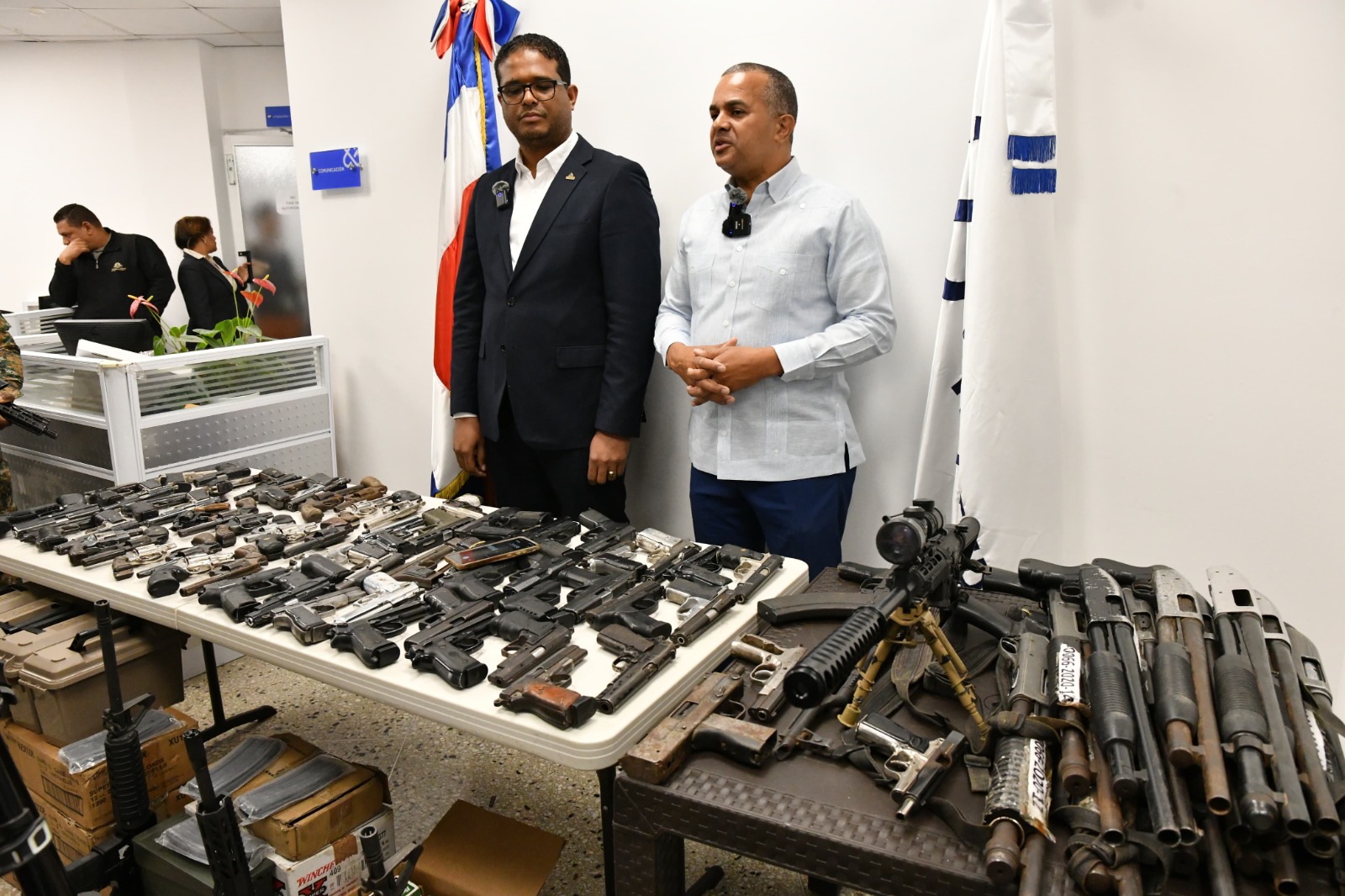 Ministerio de Interior y Policía decomisa 94 armas de fuego provenientes de actividades delictivas