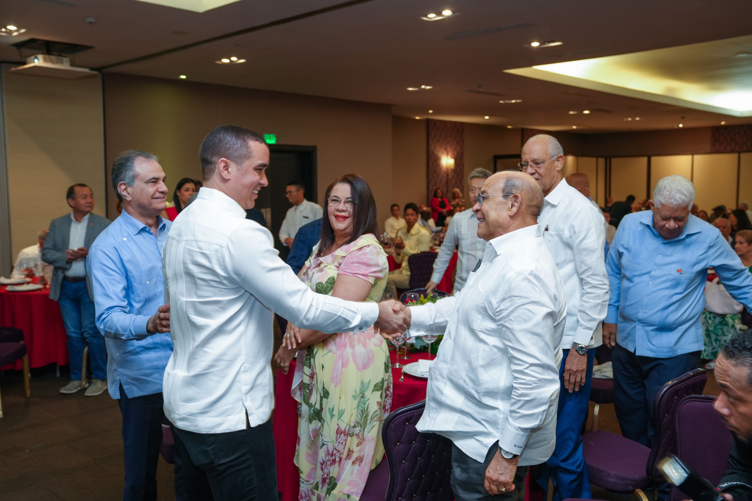 Embajador José Julio Gómez es nombrado Miembro de Mérito de la Casa de China