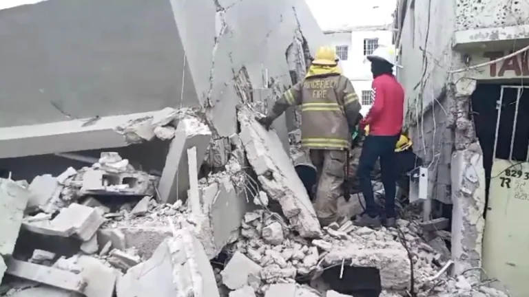 Derrumbe en Villa Nazaret deja dos muertos y tres heridos