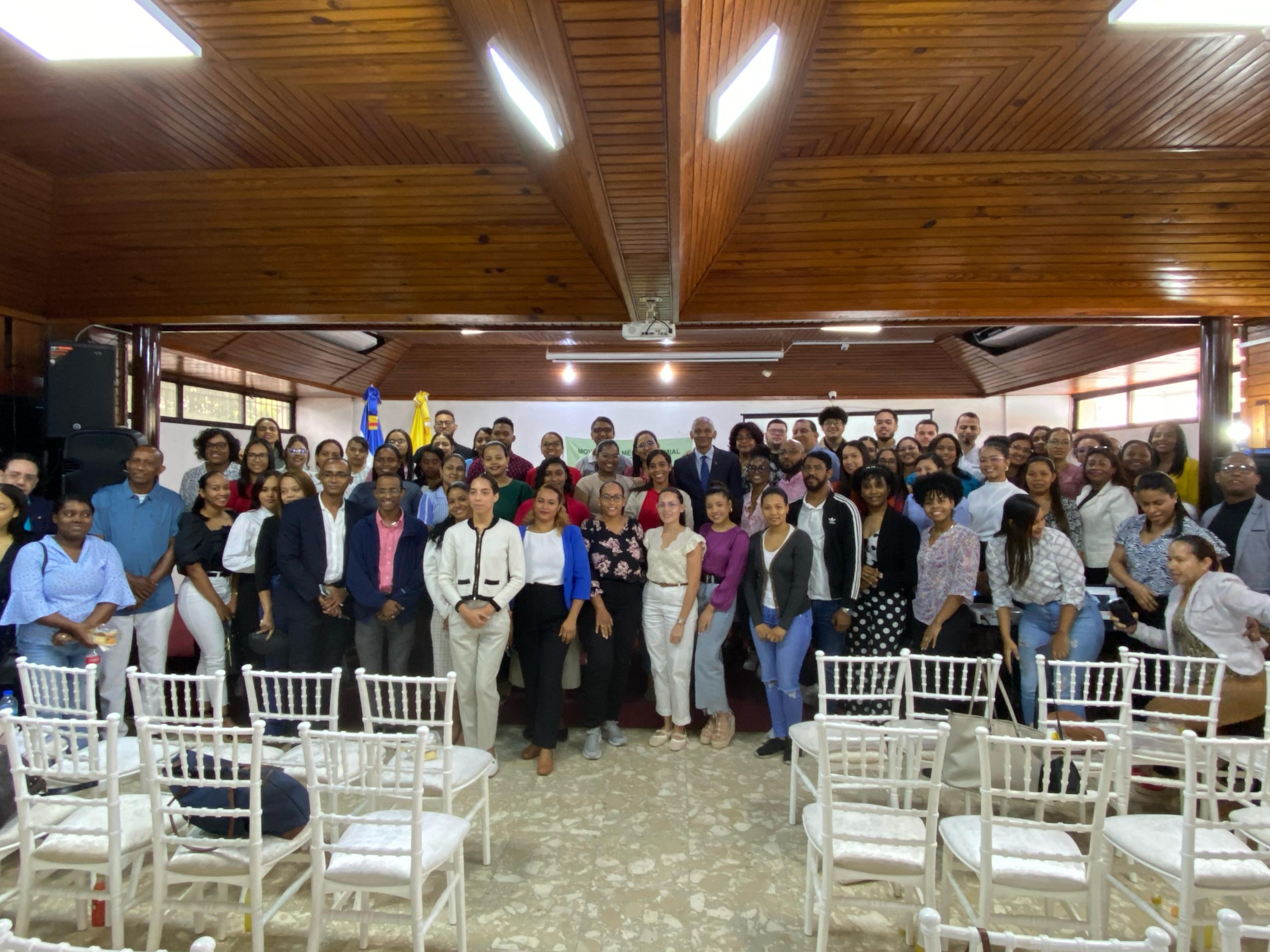 Movimiento Médico Gremial Acción Tejadista impulsa el futuro de los médicos con exitosa conferencia sobre residencias médicas