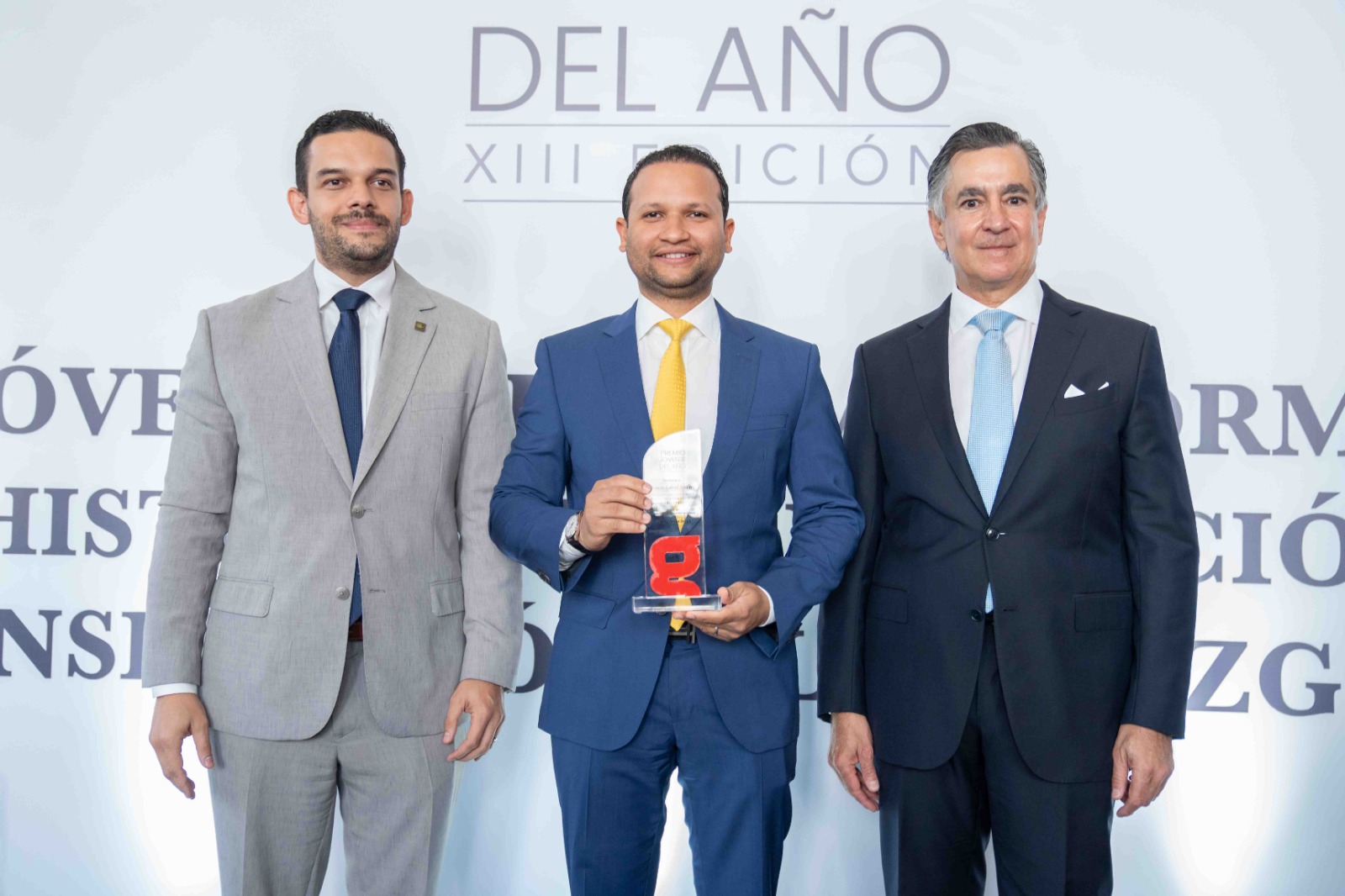 Presidente de ANPRAS, Ing. Ramón Gabriel Aguilera, recibe el Premio Joven del Año 2025