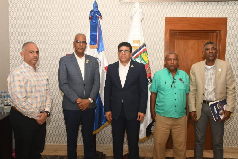 Veteranos proponen construcción de panteón de honor en Santo Domingo Este