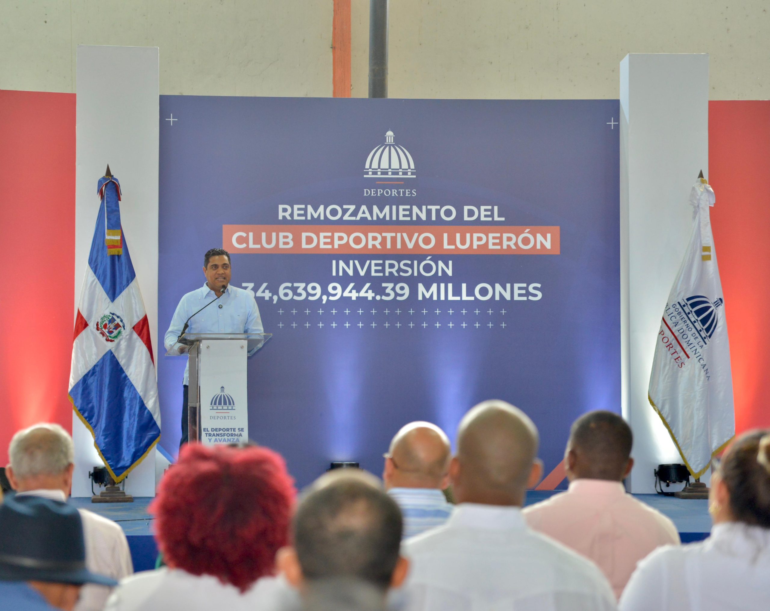 Ministro Kelvin Cruz da inicio a la remodelación del Club Luperón con una inversión de más de 34 millones de pesos