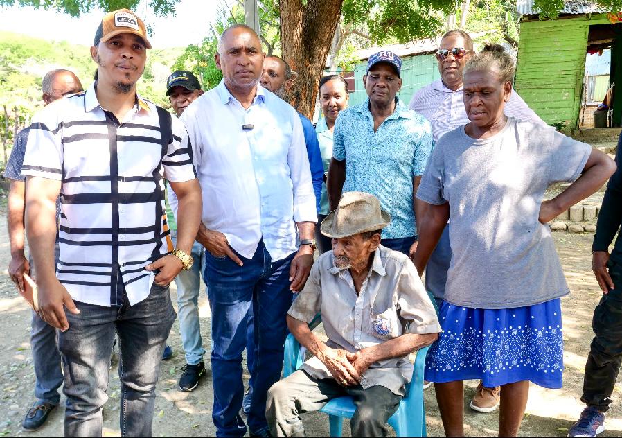 Senador Julito Fulcar Responde al Llamado de Solidaridad: Construirá el Techado de una Vivienda en Peravia