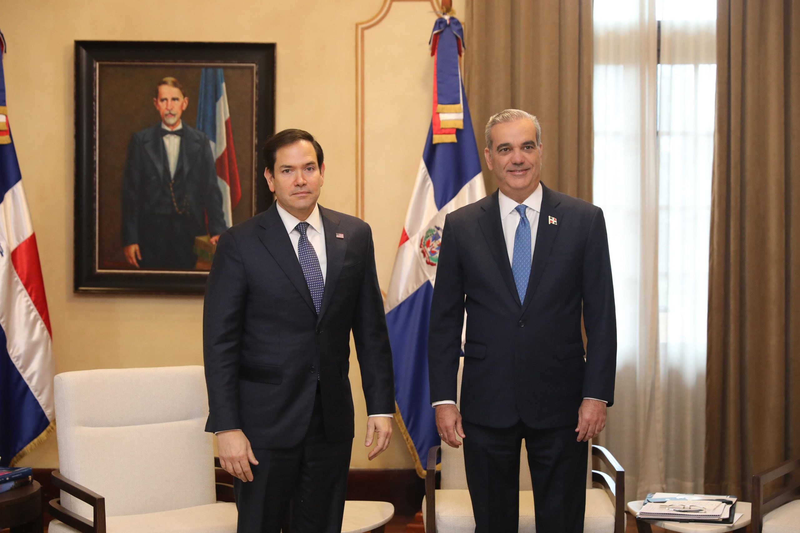 LUIS ABINADER RECIBE A MARCO RUBIO EN EL PALACIO NACIONAL PARA REUNIÓN ESTRATÉGICA