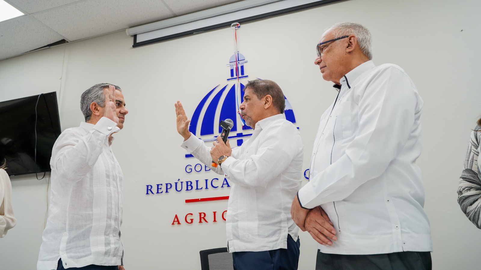 IVÁN HERNÁNDEZ GUZMÁN ASUME LA DIRECCIÓN DEL INTABACO Y REAFIRMA COMPROMISO CON EL SECTOR TABACALERO