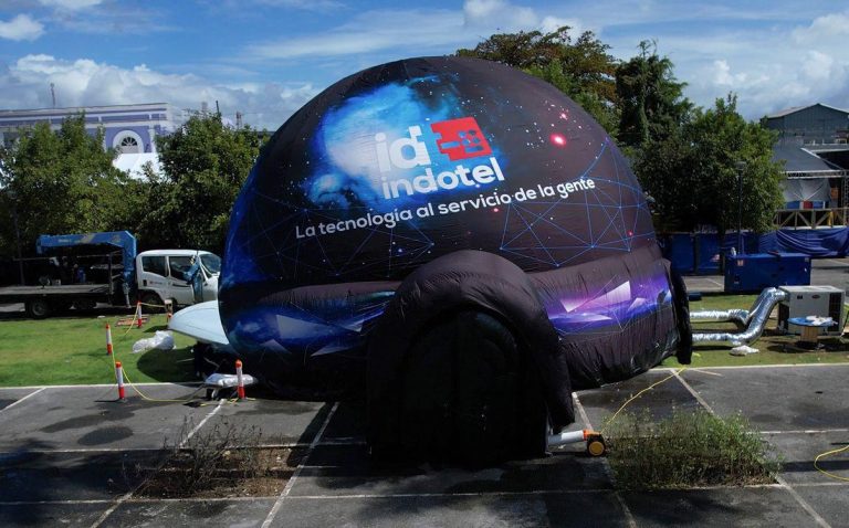 INDOTEL revoluciona el Carnaval Vegano 2025 con su Domo Interactivo