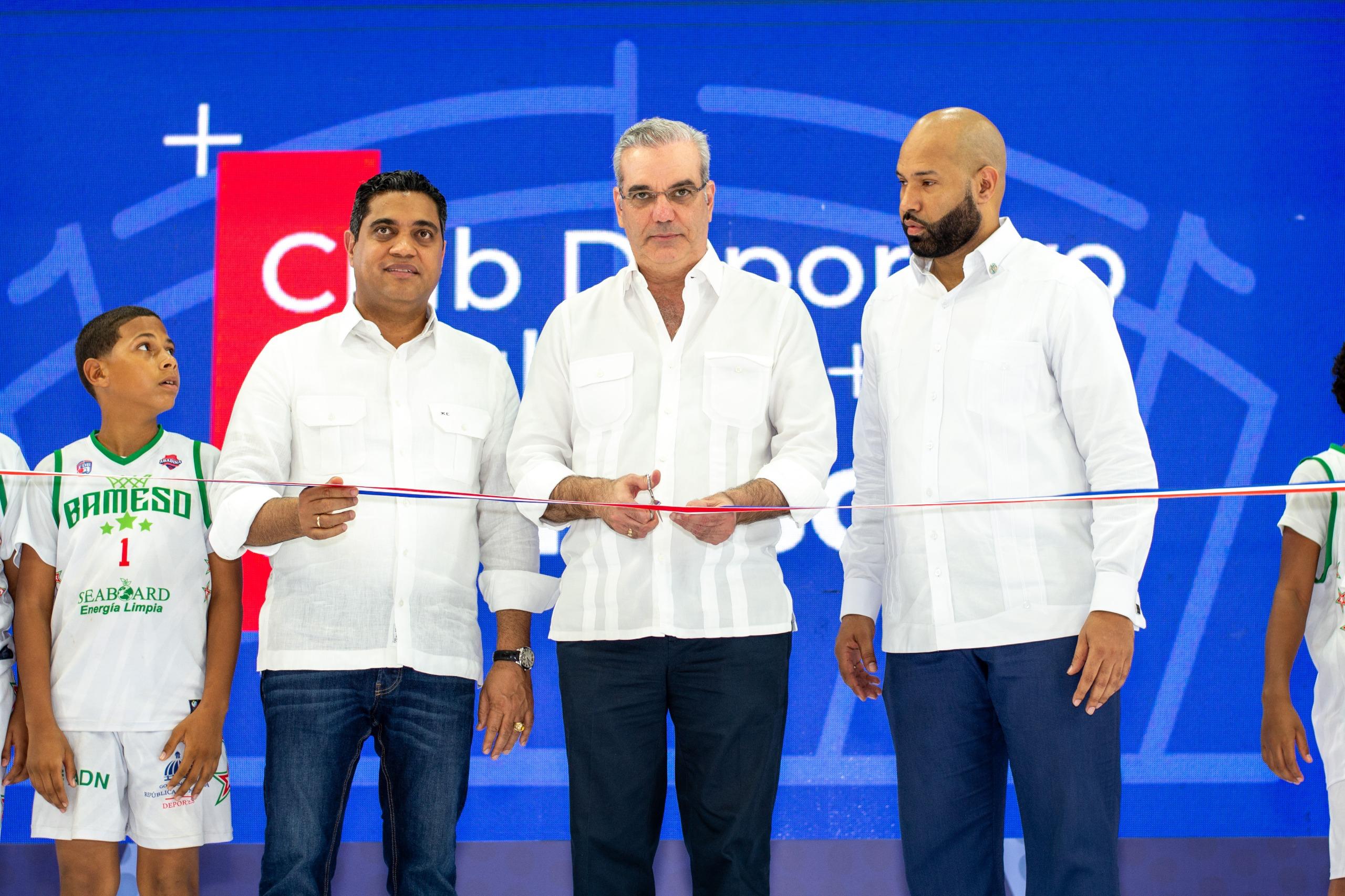 Presidente Abinader y Miderec entregan remodelación del Club Bameso