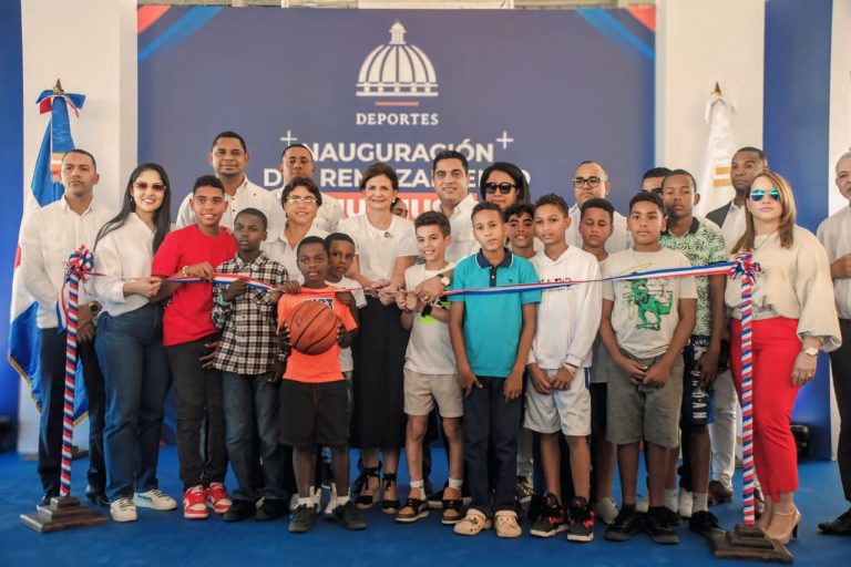 Vicepresidenta Peña y ministro Cruz entregan obras deportivas e inician nuevas construcciones en Dajabón