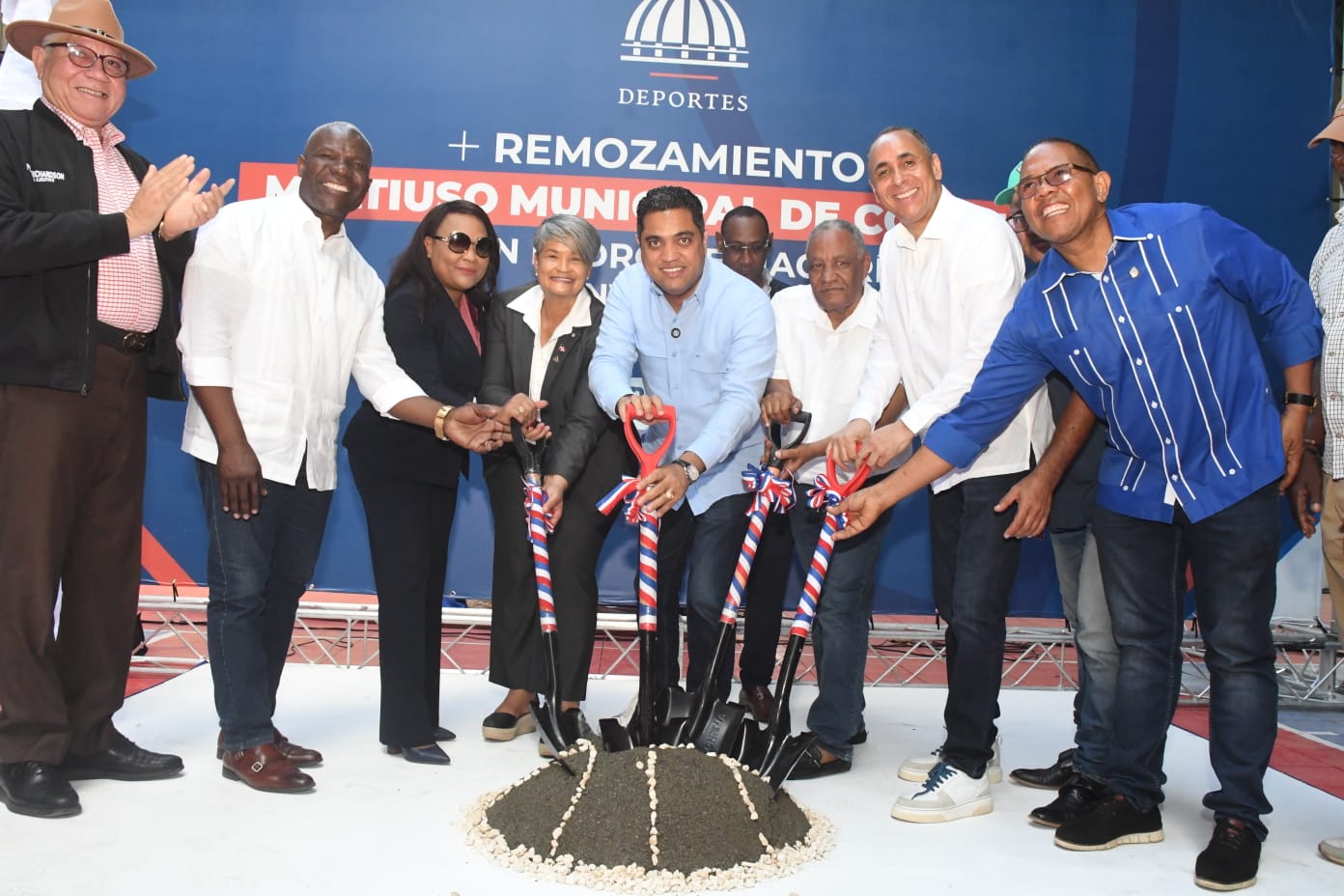 Inician remodelación del multiuso de Consuelo con inversión de 18 millones de pesos