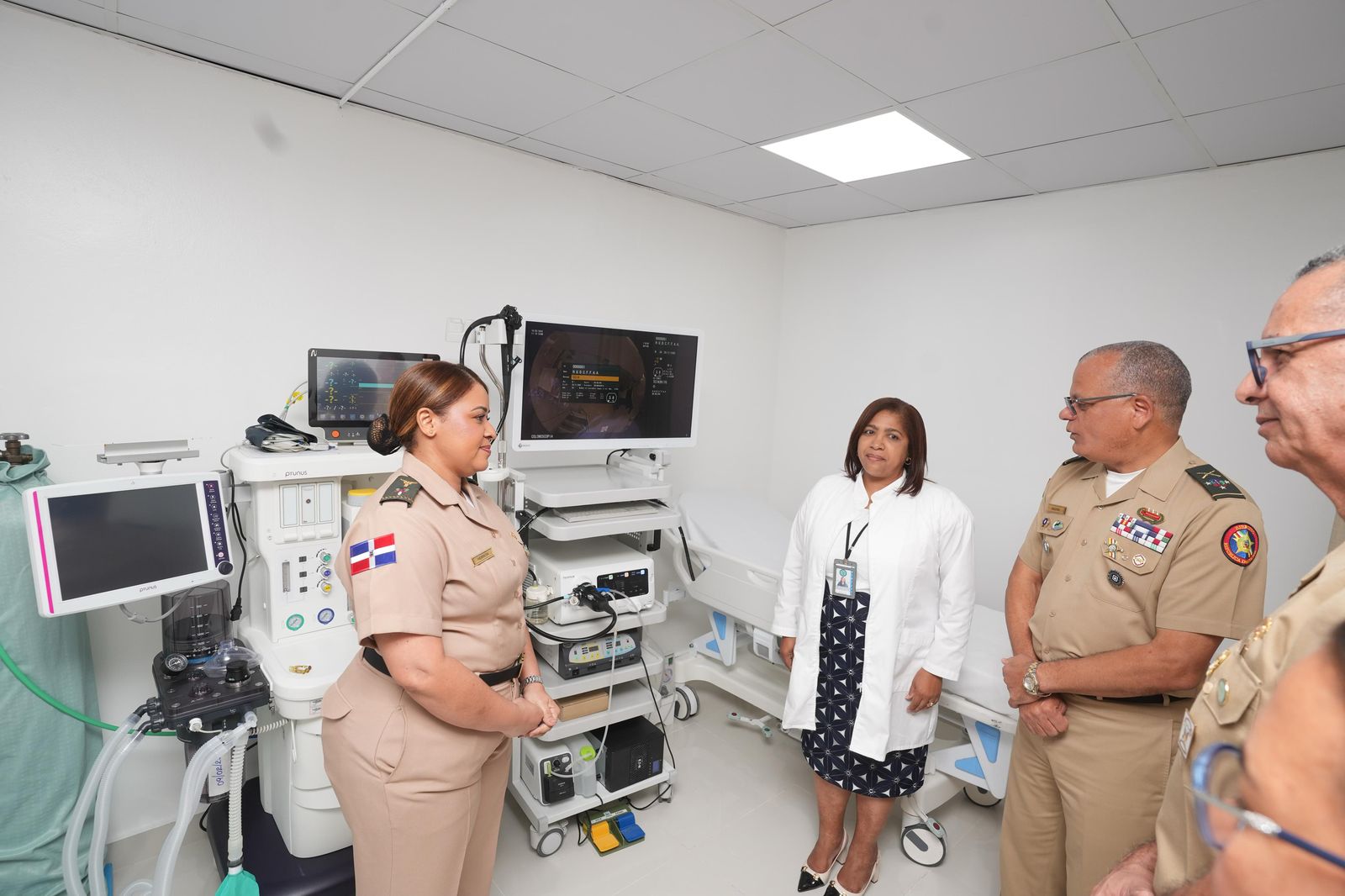Hospital Central de las Fuerzas Armadas fortalece su capacidad médica con nueva área de gastroenterología y moderno tomógrafo