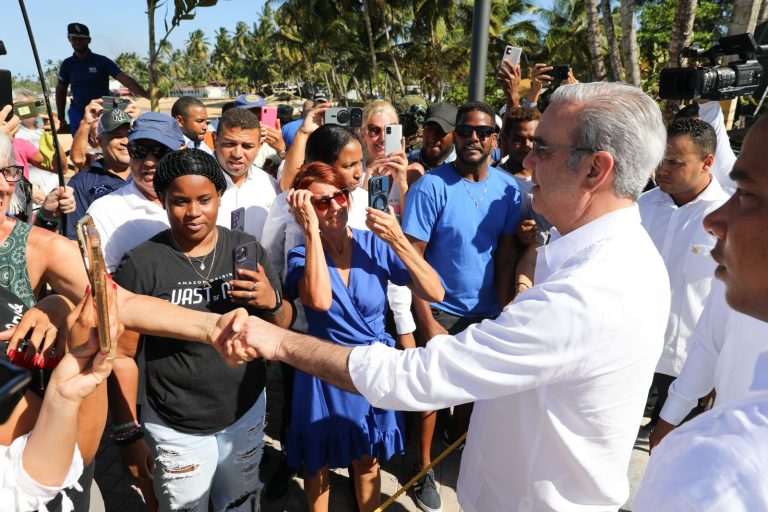 Presidente Abinader inaugura obras clave y acerca el Gobierno a la gente
