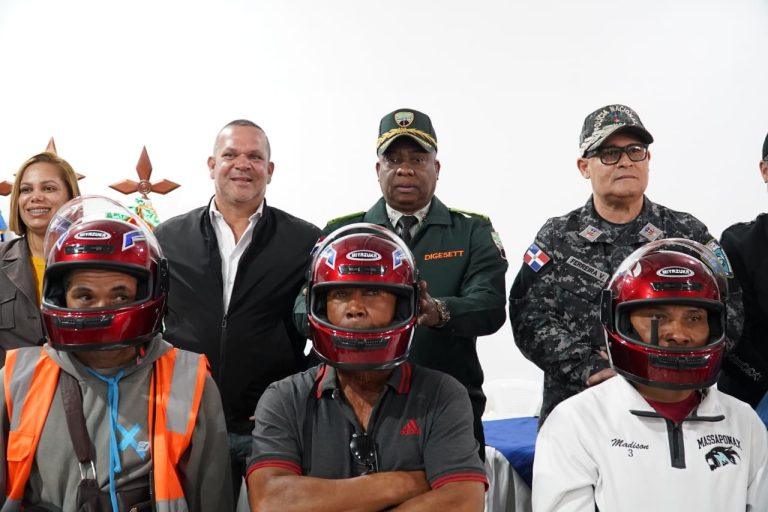 DIGESETT lleva seguridad vial y salud a Constanza con el programa “Un Casco Para Salvar Tu Vida”