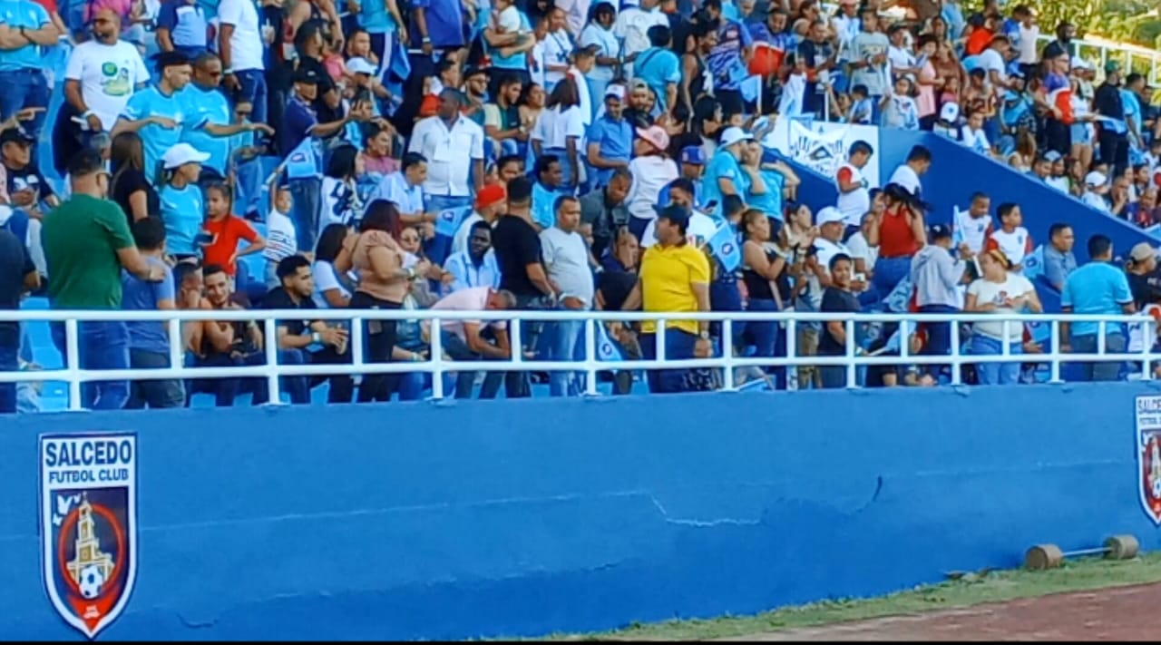 Atlético Pantoja se impone a Salcedo FC en un duelo emocionante