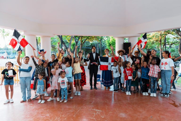 Santo Domingo se viste de patria: Alcaldía embellece el Malecón y lleva la historia a los parques
