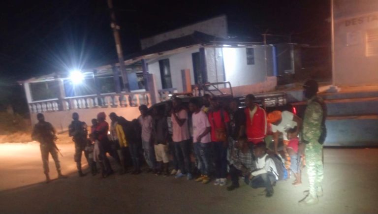 Ejército Dominicano Interviene Centro de Acopio de Inmigrantes Haitianos en Montecristi