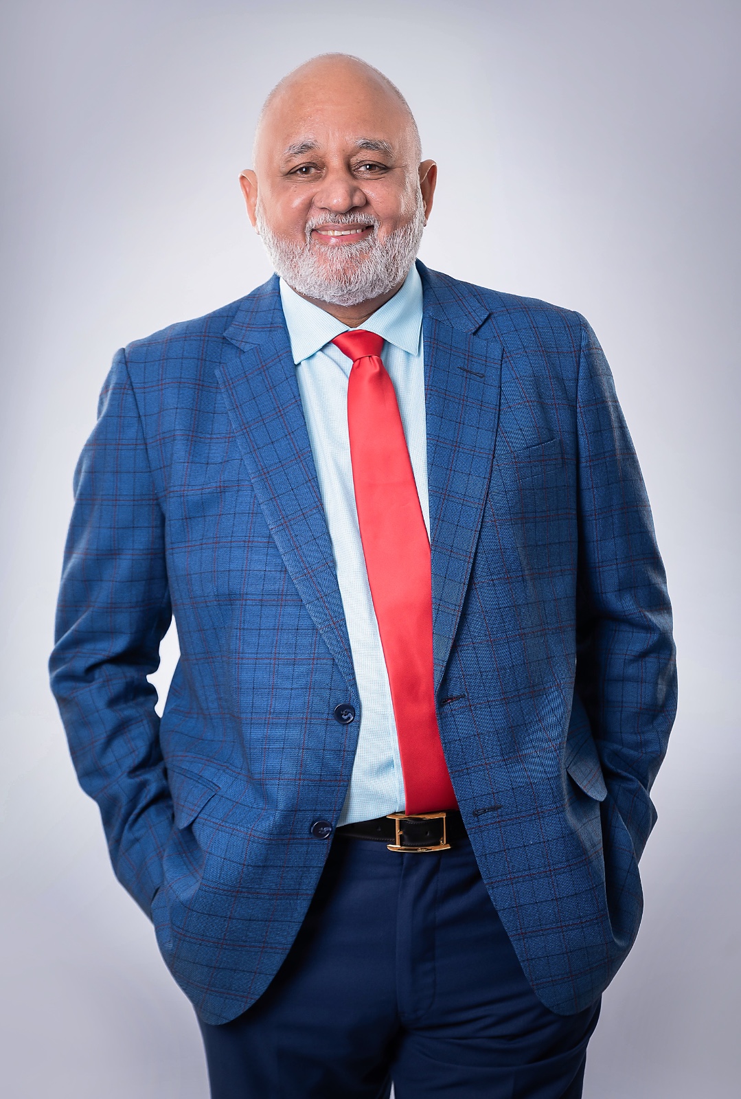 Cuando la realidad aprende: el poder de pensar en grande