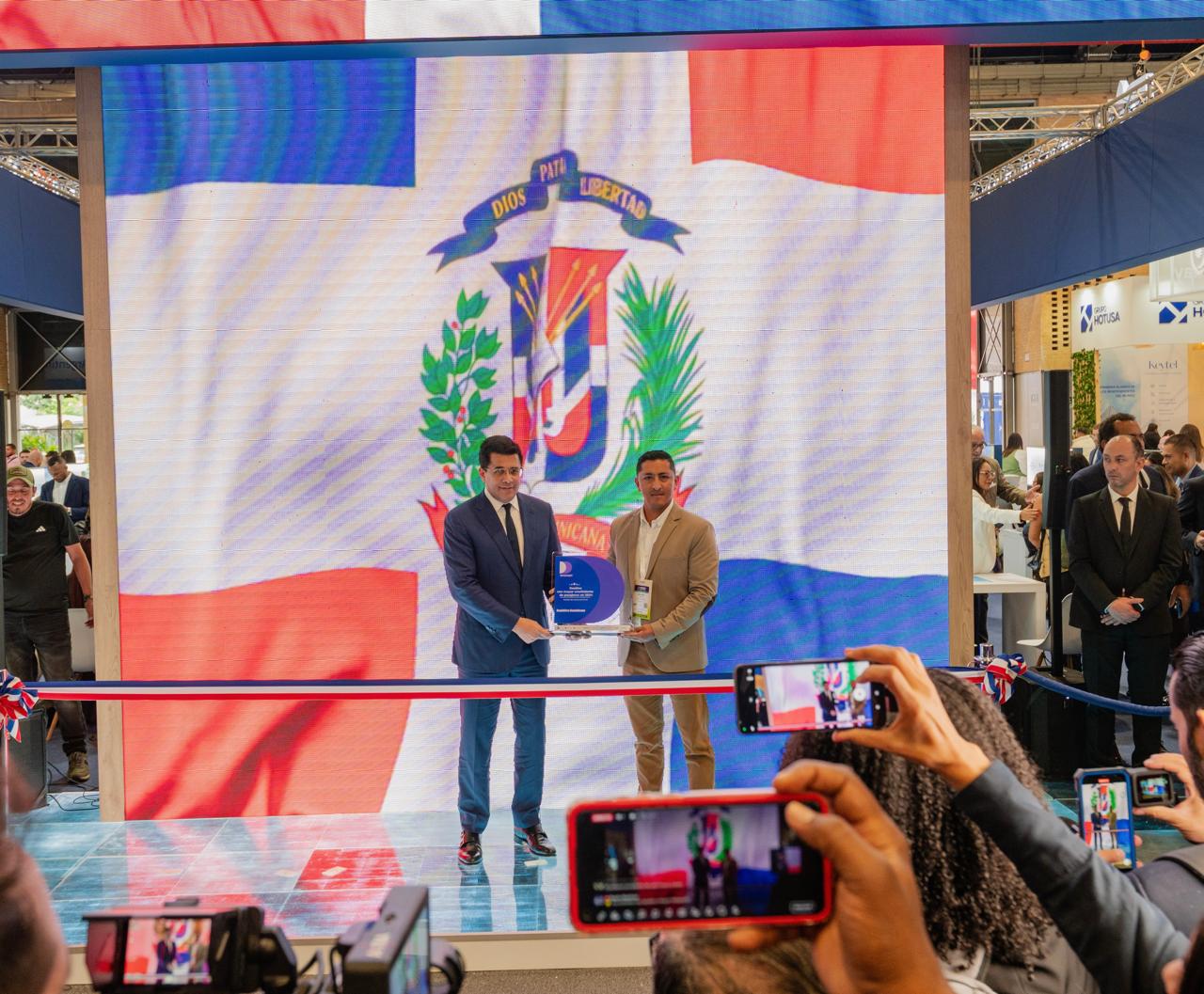 República Dominicana consolida acuerdos clave en ANATO 2025 para aumentar llegada de turistas colombianos