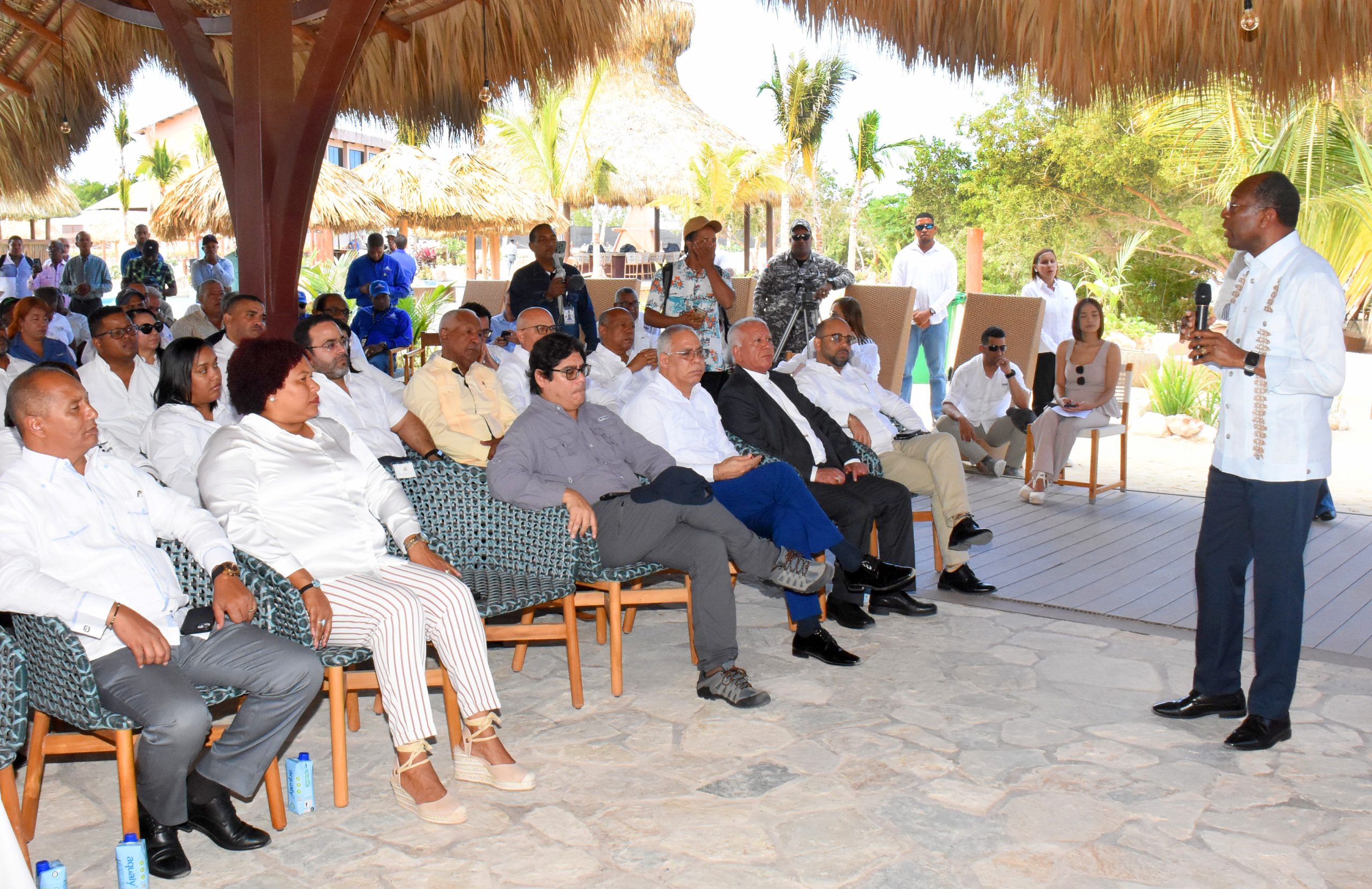 MITUR y FAO motivan producción agrícola ante crecimiento turístico en Cabo Rojo, Pedernales