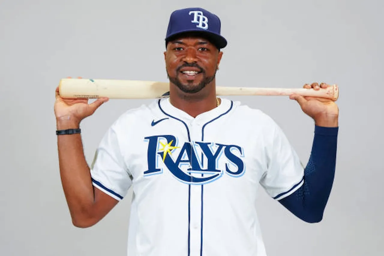 Eloy Jiménez se queda fuera del roster de los Rays y baja a ligas menores