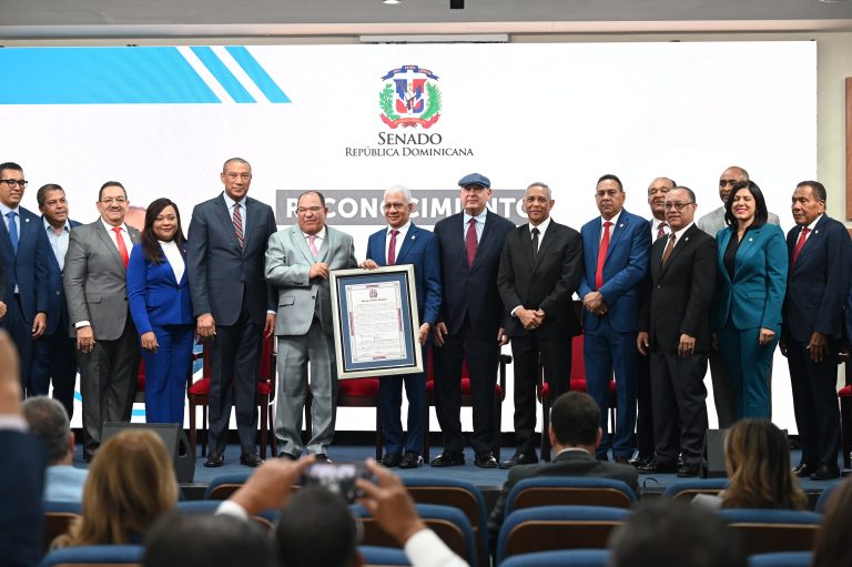 Senado Reconoce a César Cedeño por Legado en el Deporte