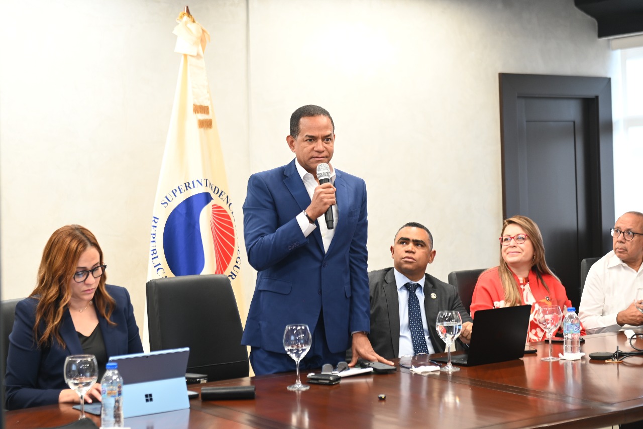 Superintendencia de Seguros presenta nueva metodología para notas técnicas y fortalece la regulación del sector asegurador