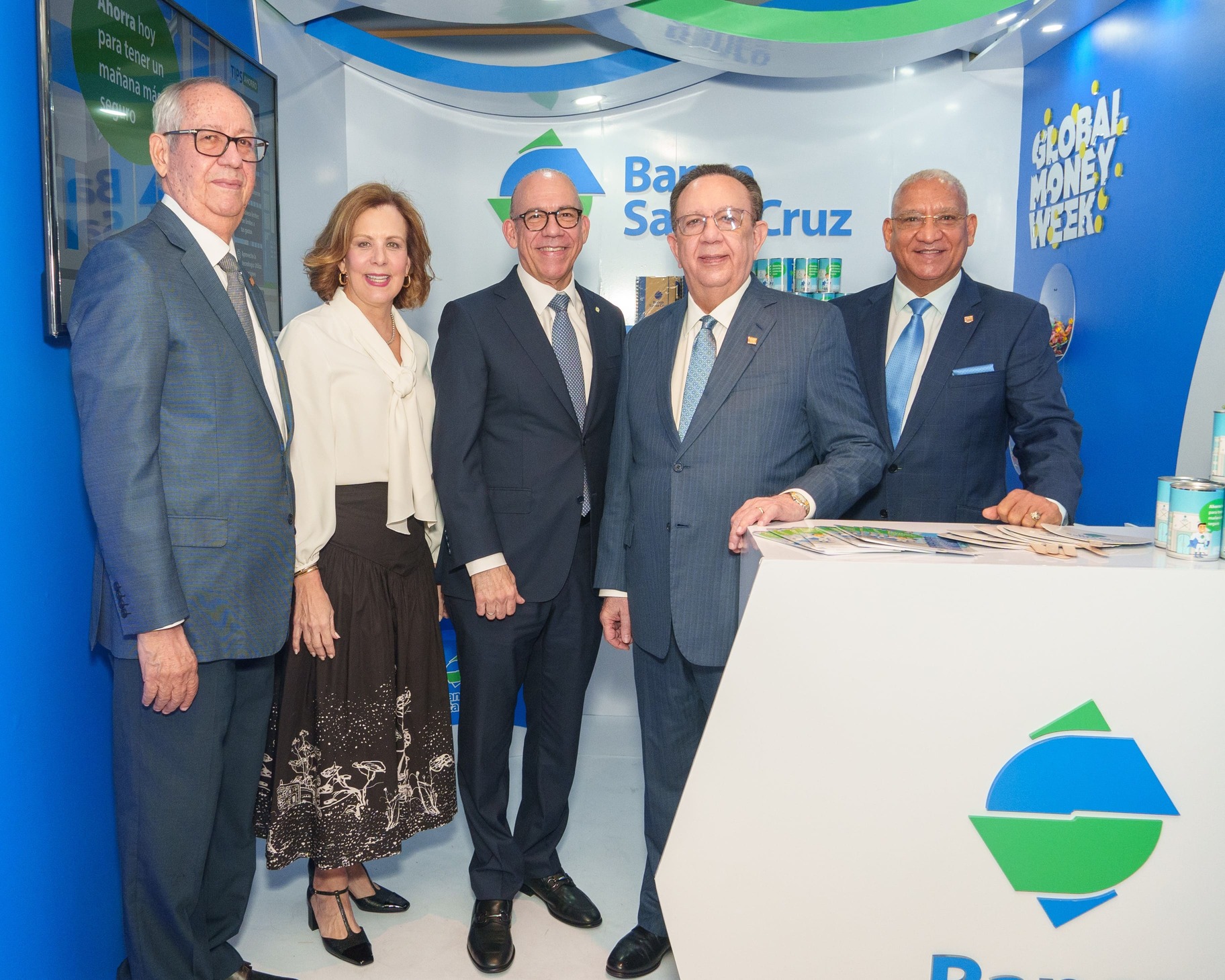 Banco Santa Cruz fortalece la educación financiera en la Semana Económica y Financiera del Banco Central