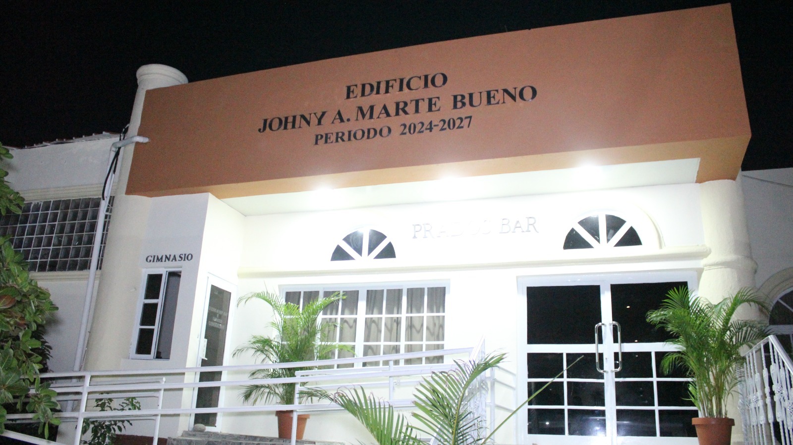 Club Los Prados rinde homenaje póstumo a Johnny Marte y designa edificio en su honor