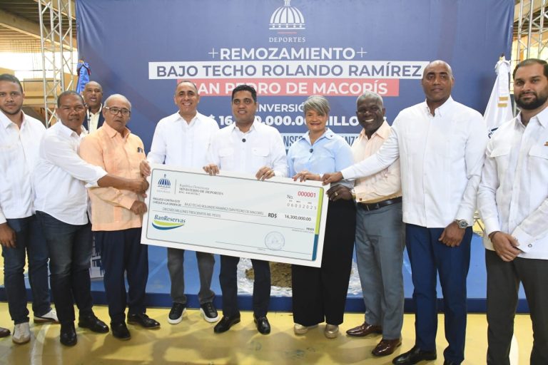 Ministro Kelvin Cruz Invierte 16.3 Millones en la Renovación del Multiuso Rolando Ramírez en SPM