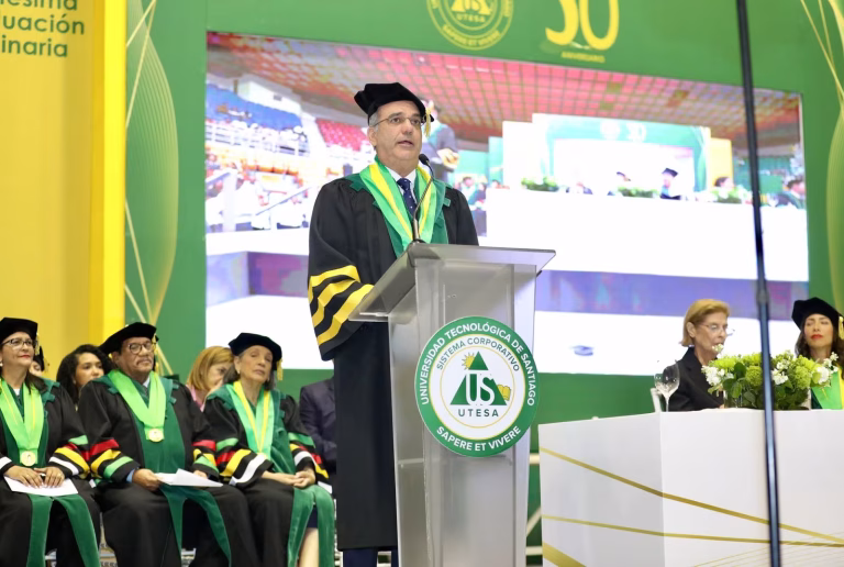 UTESA otorga doctorado honoris causa al presidente Abinader por su liderazgo y compromiso con el desarrollo