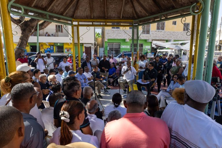 "Dío TV, Te Escucha y Te Responde": Alcalde Dío Astacio lanza programa de contacto directo con la comunidad
